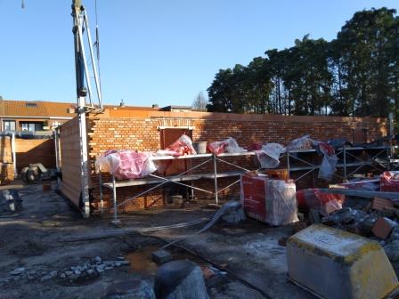De garages beginnen al vorm te krijgen De garages beginnen al vorm te krijgen