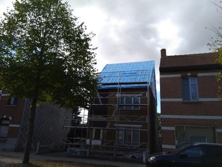 Het onderdak is geplaatst Het onderdak is geplaatst