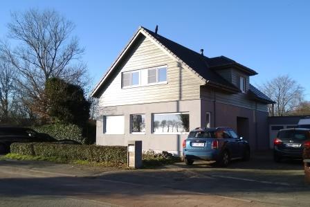 De buitenbepleistering is voltooid De buitenbepleistering is voltooid