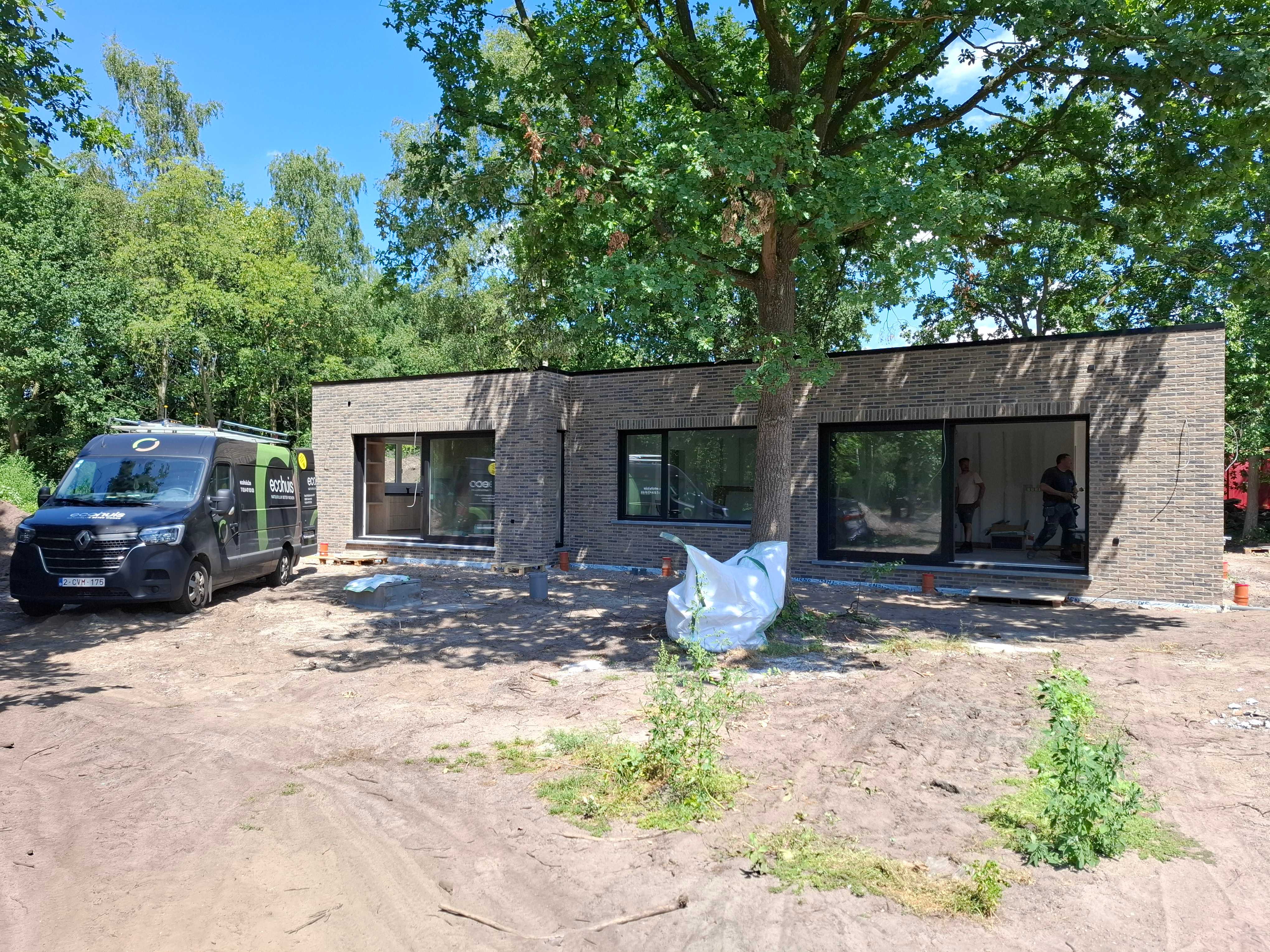 De linker zijgevel  De linker zijgevel