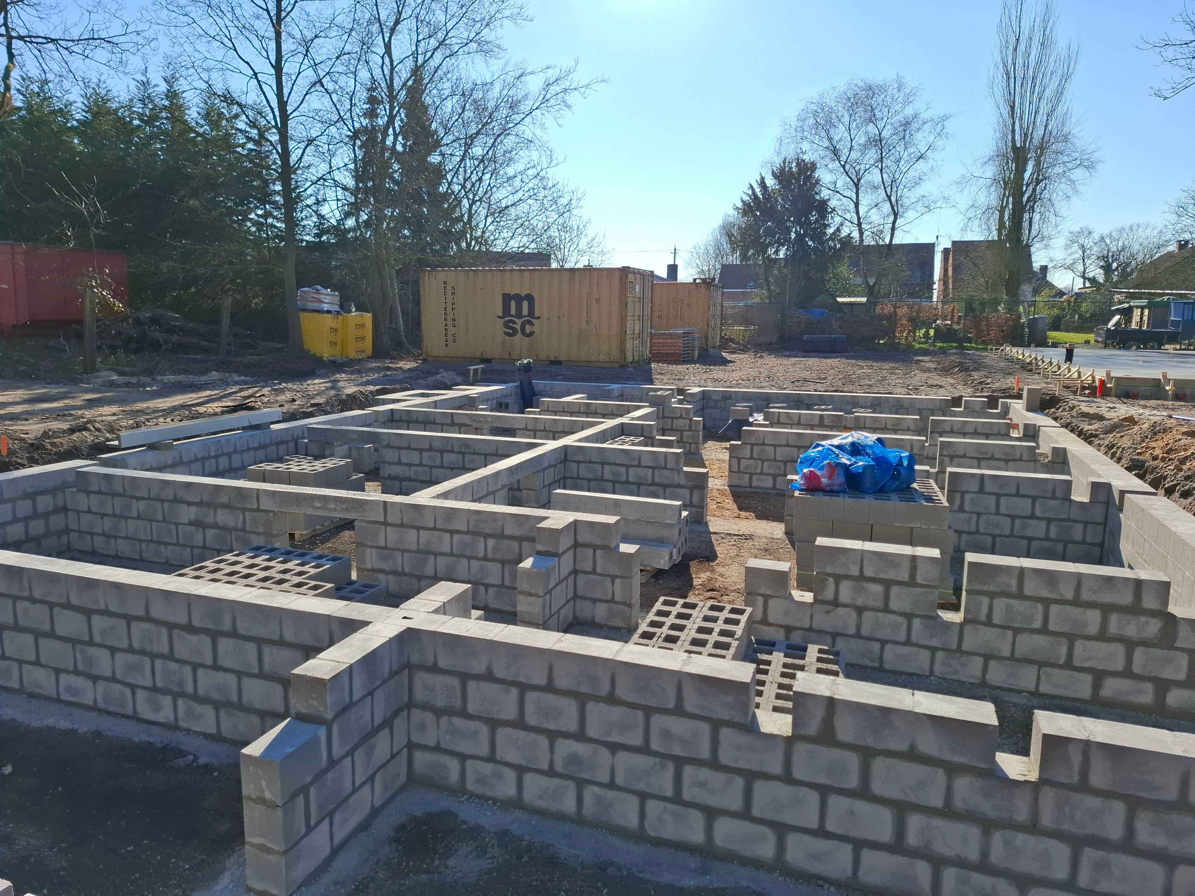 Metselwerk van de fundering Metselwerk van de fundering