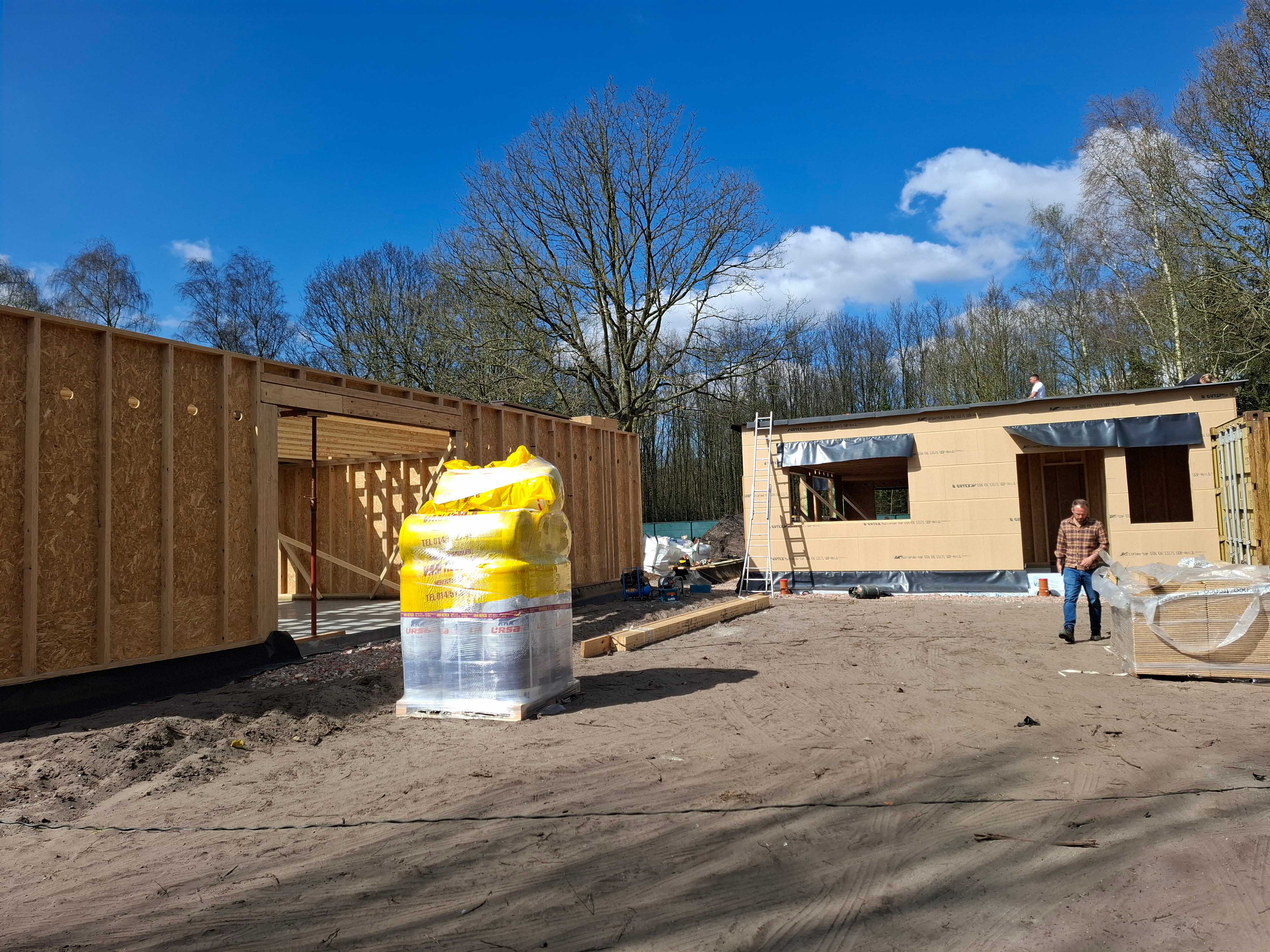 Het skelet is gemonteerd Het skelet is gemonteerd